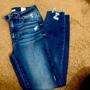 Distressed skinny jeans